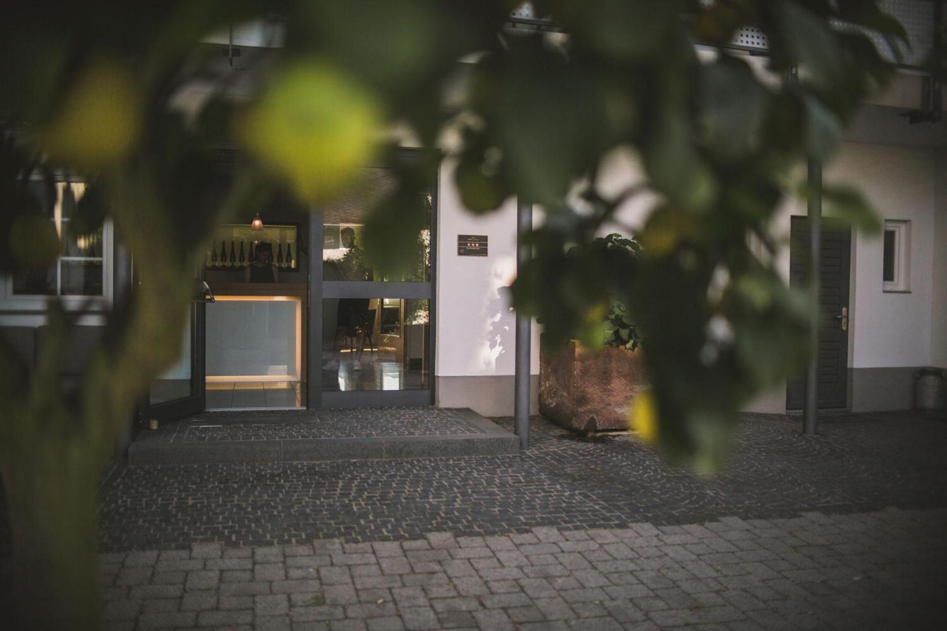 Weingut Gehlen-Cornelius Hotel Brauneberg Exterior photo